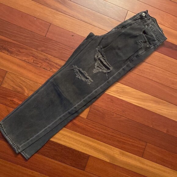 American Eagle Distressed jeans size 8 - Picture 1 of 8